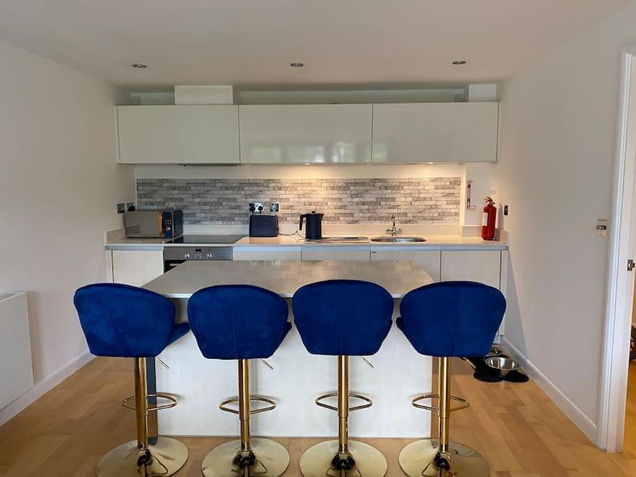 Apartment Modern Apartment, Fistral *