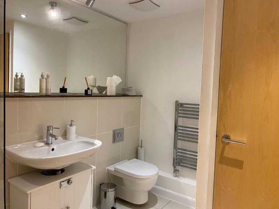 Modern Apartment, Fistral *